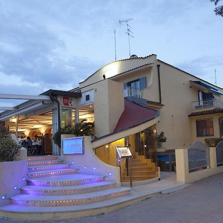 Hotel Gabbiano San Domino Luaran gambar