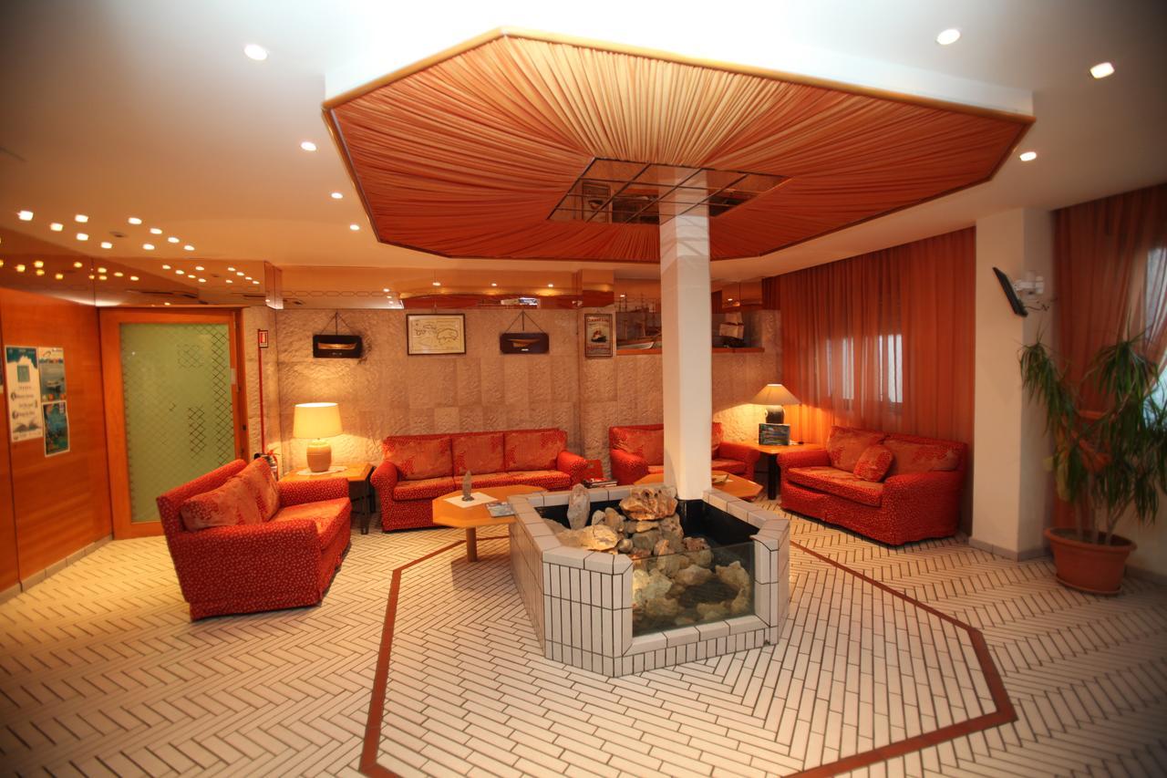 Hotel Gabbiano San Domino Luaran gambar