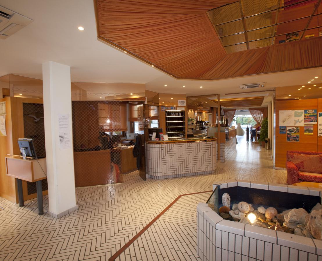 Hotel Gabbiano San Domino Luaran gambar